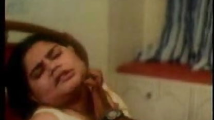 एमेच्योर गोता में के सेक्सी फिल्म हिंदी में देखने वाली वीडियो पायलट (घर का बना) (९८)