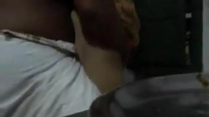 किट्टी और moans हिंदी वीडियो फिल्म सेक्सी वीडियो के साथ खेलता है